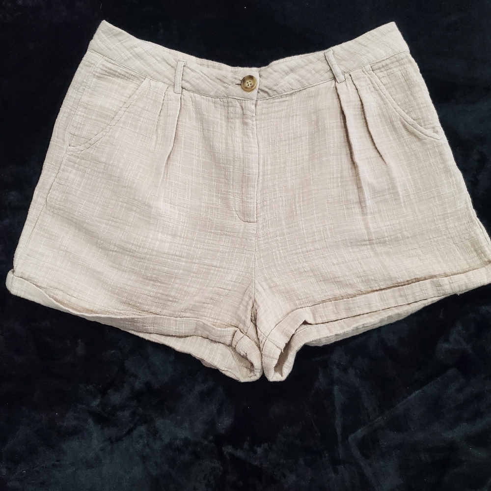 Windsor Women's Beige Shorts